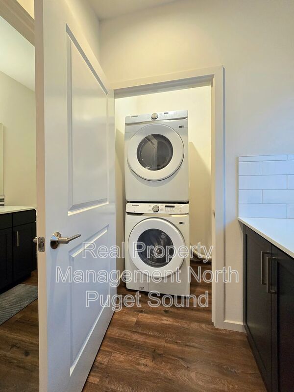 Building Photo - 17417 W Main St