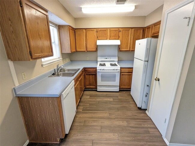 Building Photo - 8608 Dandelion Trail