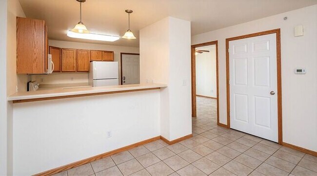 Building Photo - $2,695 |ROOMATE WANTED| 4 Bedroom, 2 Bathroom 2nd Floor Condo | Available for a January 5th, 2026...