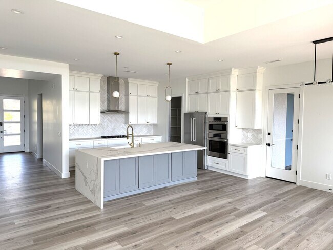 Building Photo - 1197 Sassaby Cir