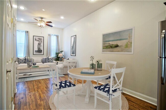 Building Photo - 356 Varick St