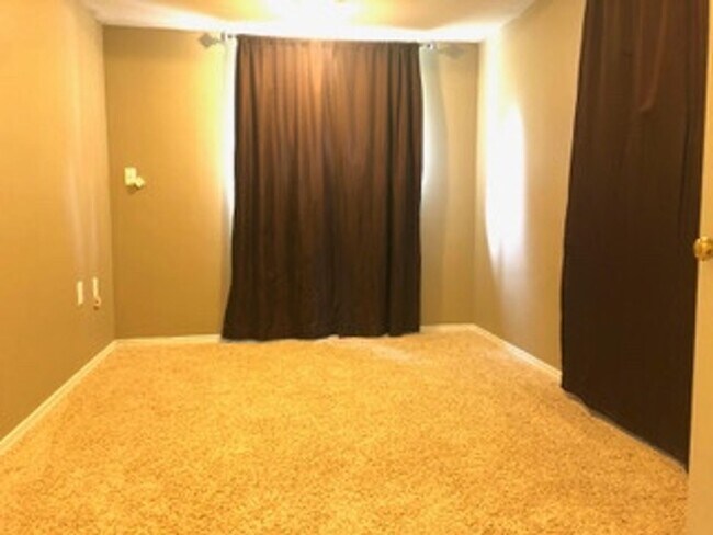 Building Photo - Spacious 4 bedroom in Finn Hill/Juanita area in a cul-de-sac with large backyard