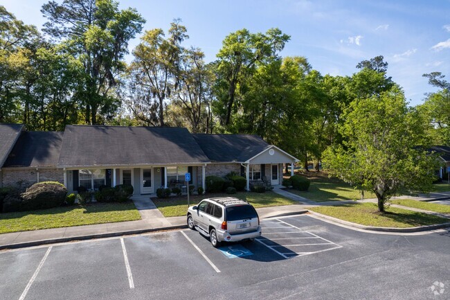 Building Photo - Grove Park  Apartments