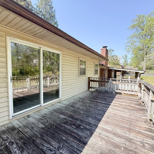 Building Photo - Updated 3-Bedroom with Bonus Room, Deck & Screened-In Porch