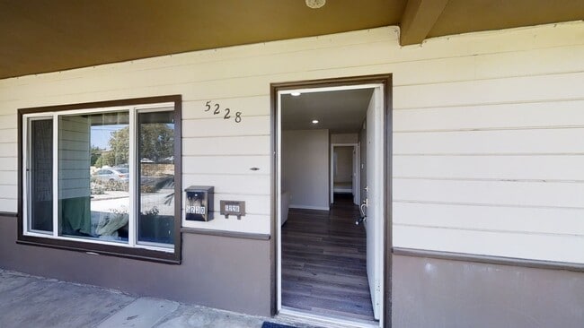 Building Photo - 4BR / 2BA on East Falls w/ Driveway Parking!