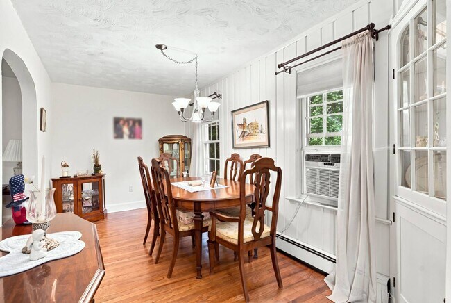 Building Photo - 2724 W Main St