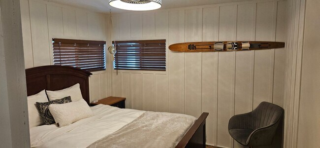 Building Photo - 3 Bed 2 Bath Newman Lake Home on the water with beach, dock and boat slip