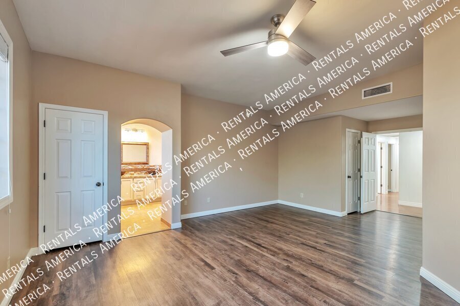 Building Photo - 8509 S Camino Bengala