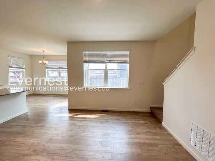 Building Photo - 10477 Castor Dr