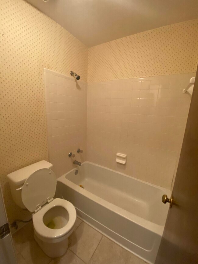 Building Photo - 6024 Greenon Ln