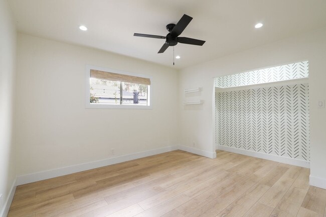 Building Photo - 3 bed 2 bath remodeled home features rustic charm blended with contemporary elegance