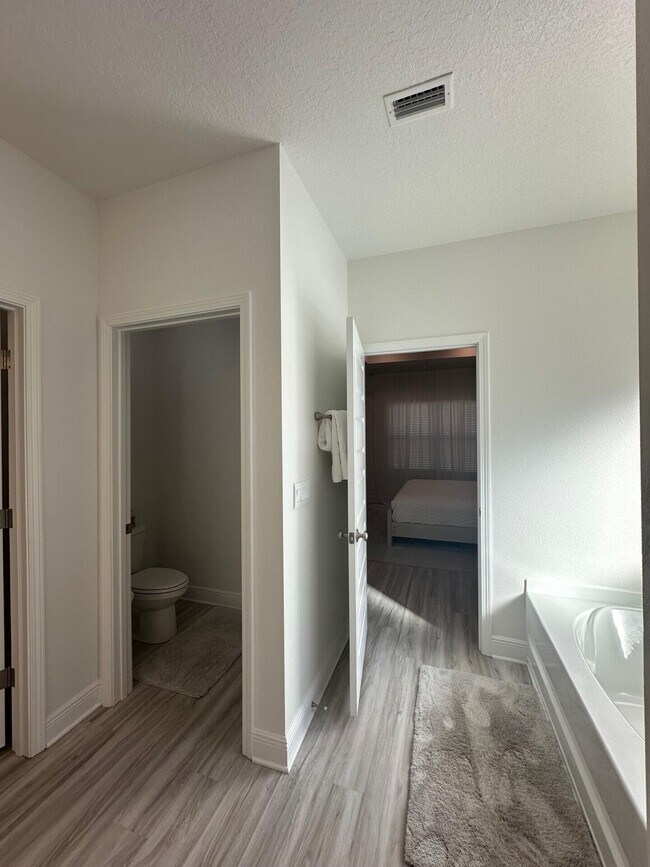 Building Photo - 7 Nest Ln