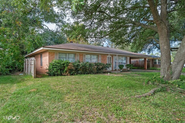 Building Photo - 2940 W Cavett Dr