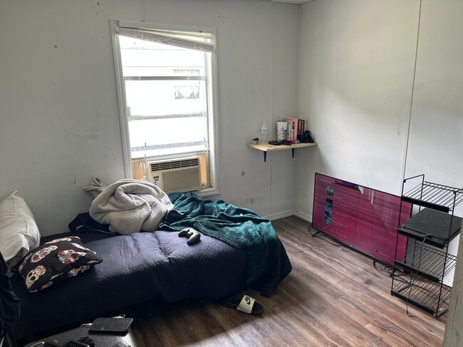 Building Photo - 2 Bed 1 Bath Mobile Home
