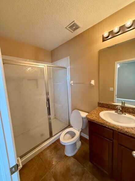 Building Photo - 706 Wiltonway Dr