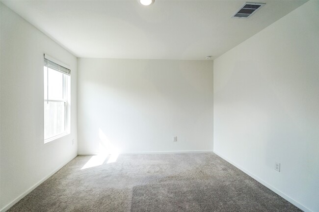 Building Photo - 26707 Feather Reed Dr