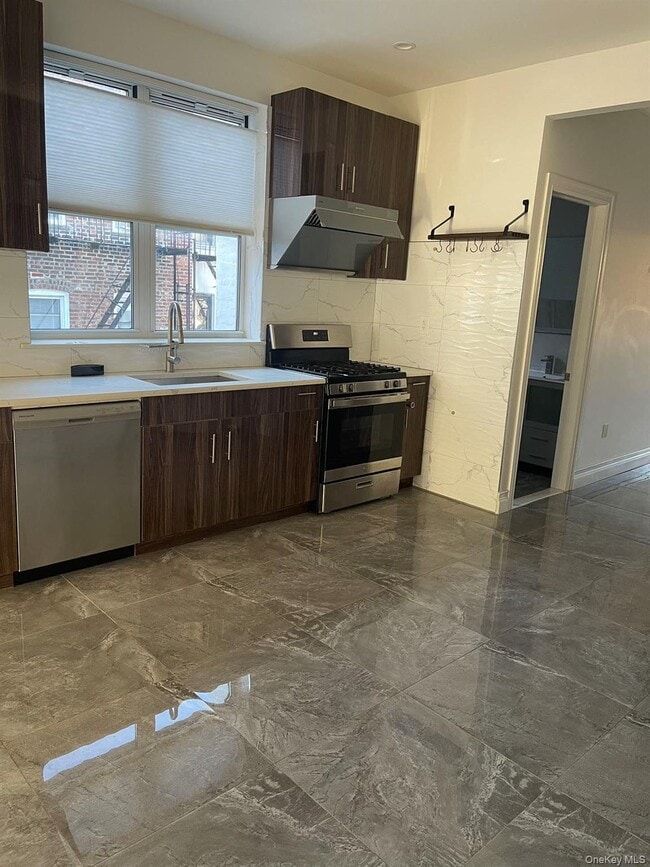 Building Photo - 311 Marine Ave