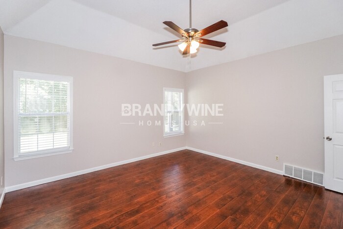 Building Photo - 2376 Oak Springs Dr
