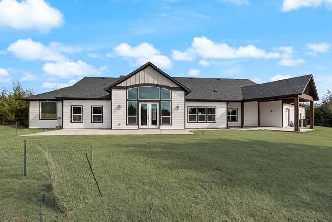 Building Photo - Lovely Custom Home in Beautiful Nevada!