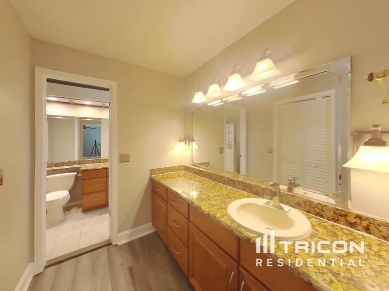Building Photo - 2421 Arborwood Dr