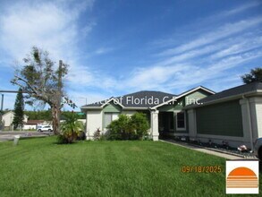 Building Photo - Fenced Yard