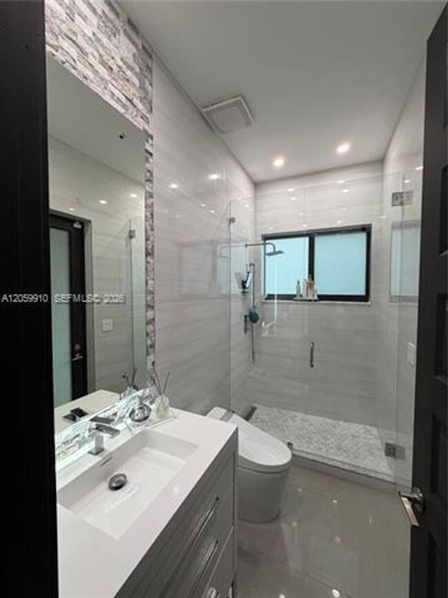 Building Photo - 13661 SW 160th Ct