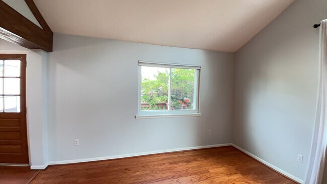 Building Photo - 3 Bedroom, 2 Bath House in Woodbine w/walking trail access