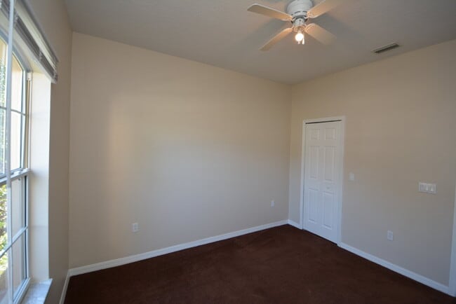 Building Photo - "Spacious 4-Bed Oasis in Palm Coast with 2...