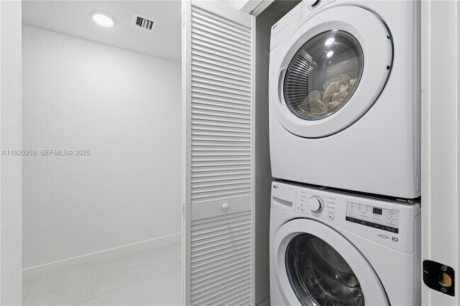 Building Photo - 26122 SW 145th ct