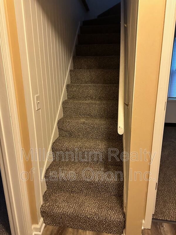 Building Photo - 6871 Continental Ave