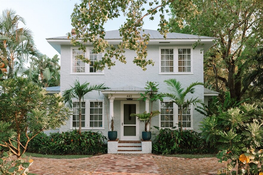 Building Photo - 442 27th St