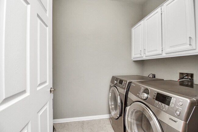 Building Photo - 2111 Welch St