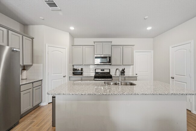 Building Photo - 8050 Scanlan Trce