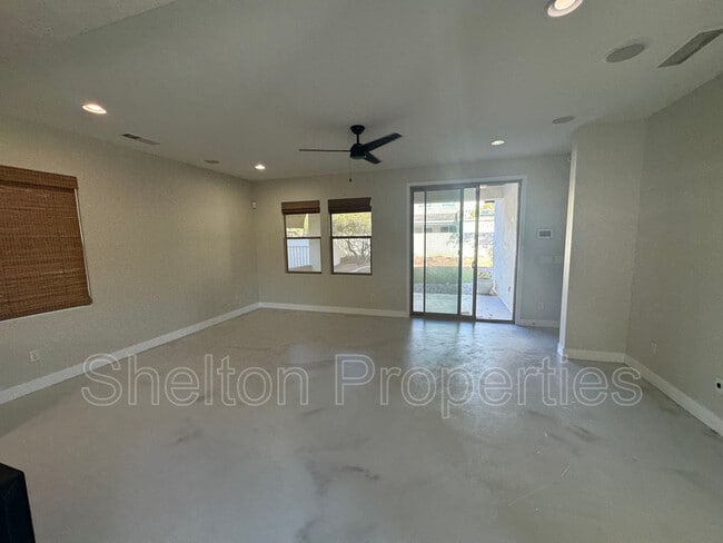 Building Photo - 20900 W Hamilton St