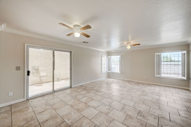 Building Photo - Beautiful 3 Bedroom Home!