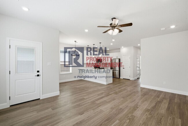 Building Photo - 5805 Barkridge Dr