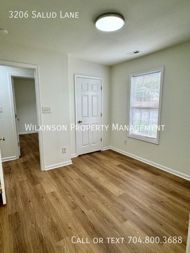 Building Photo - 3206 Salud Ln