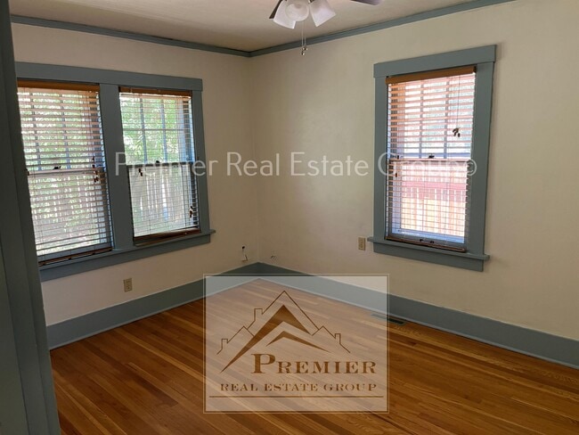 Building Photo - 2021 N El Paso St