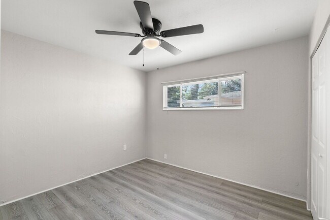 Building Photo - Home For Rent in St Petersburg!