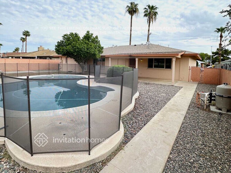 Building Photo - 4206 W Carol Ave