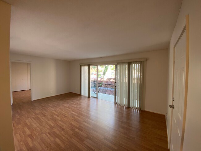 Building Photo - 3521 Walnut St