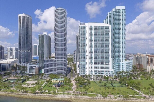 Building Photo - 488 NE 18th St