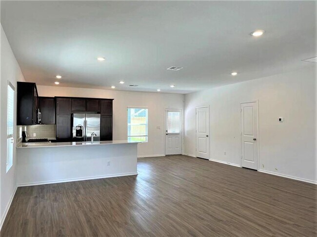 Building Photo - 1513 Weatherford Ln
