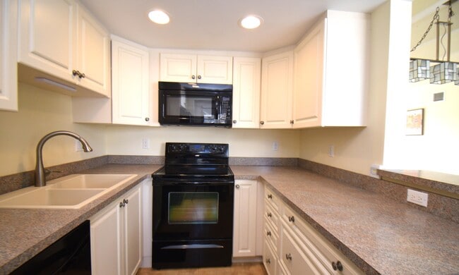 Building Photo - 4500 S Ocean Blvd