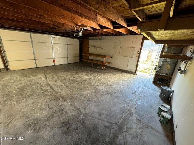 Building Photo - 2259 N Hietter Ave