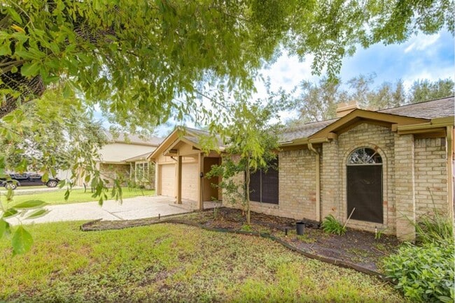 Building Photo - 10727 Sagewillow Ln