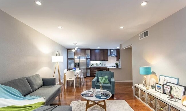 Building Photo - 8530 Holloway Dr