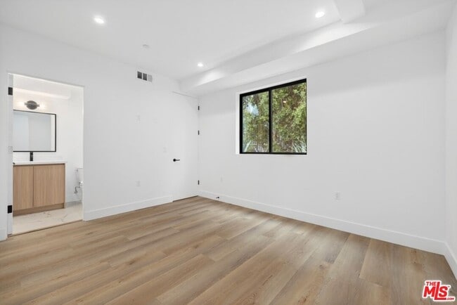 Building Photo - 5545 Calhoun Ave
