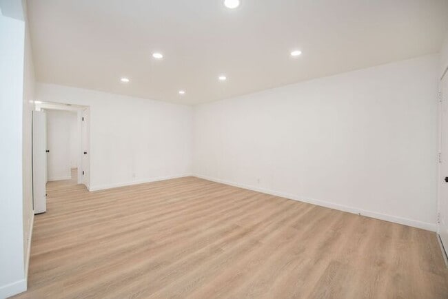 Building Photo - Mesa Verde | Recently Remodled 2 Bedroom Appartment