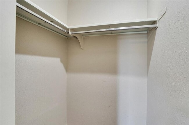 Building Photo - 1467 S Meadows Dr